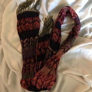Apt 9 Scarf